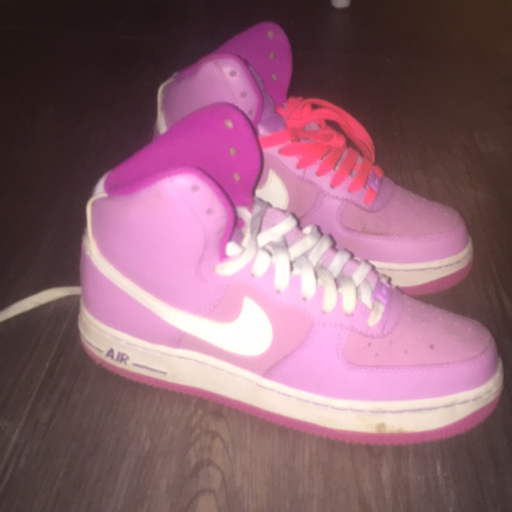 Pink and white Jordan1s